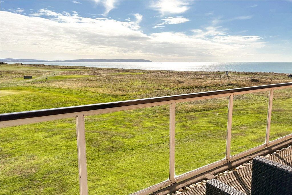 Property photo 2 of 25 Picture No. 24