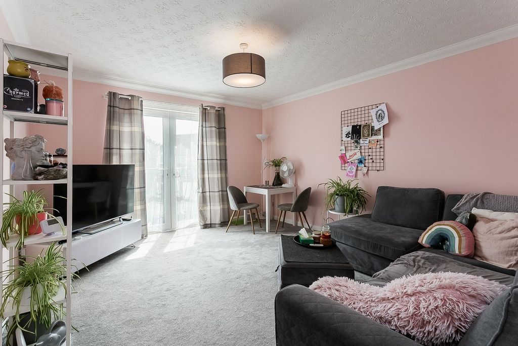 Property photo 2 of 18