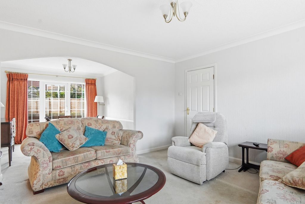 Property photo 2 of 15 Oakwoodgreen005