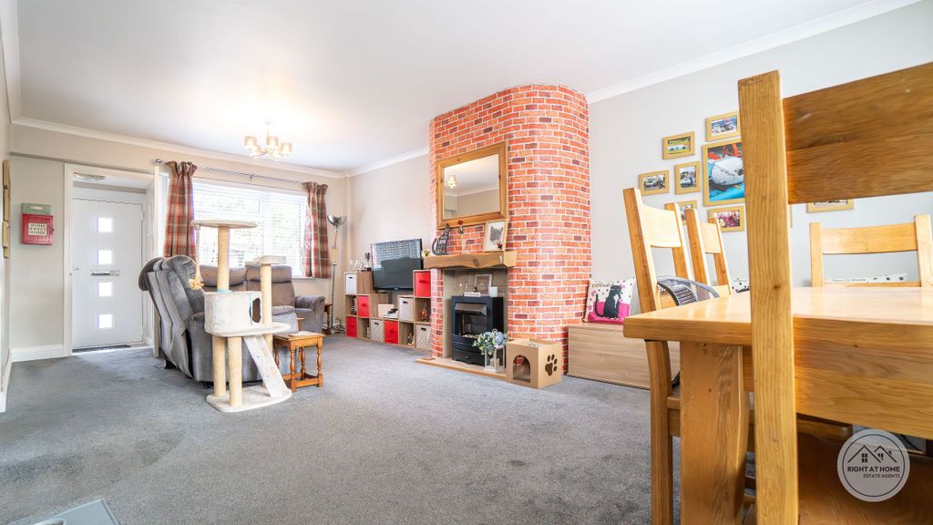 Property photo 3 of 23