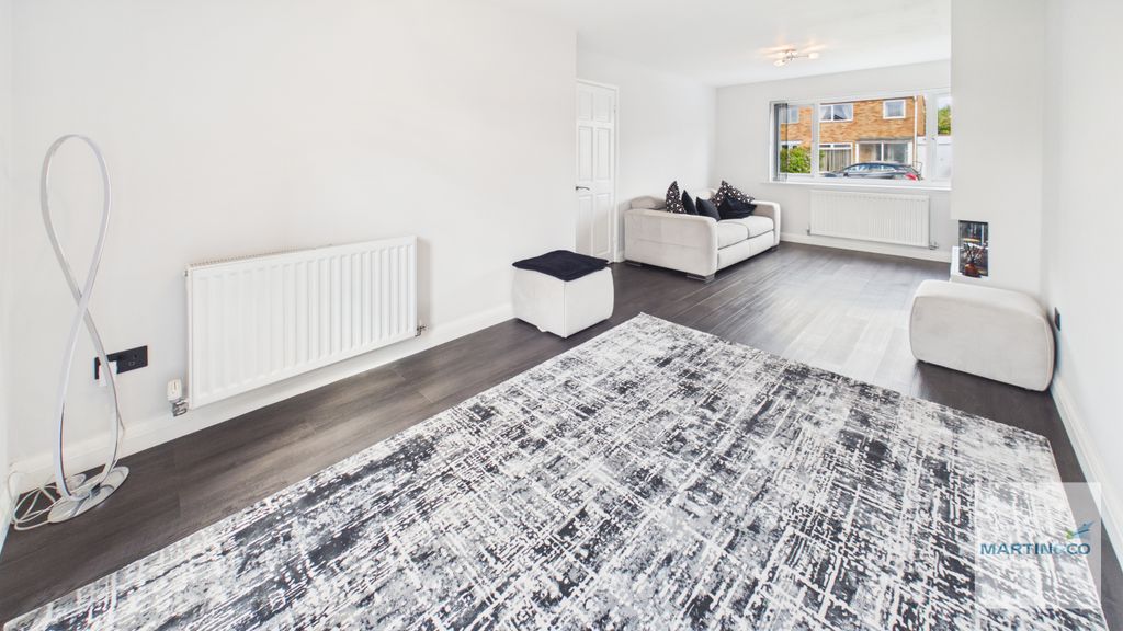 Property photo 2 of 24 Cam03663G0-Pr0261-Still024