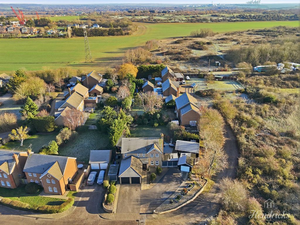 Property photo 2 of 37