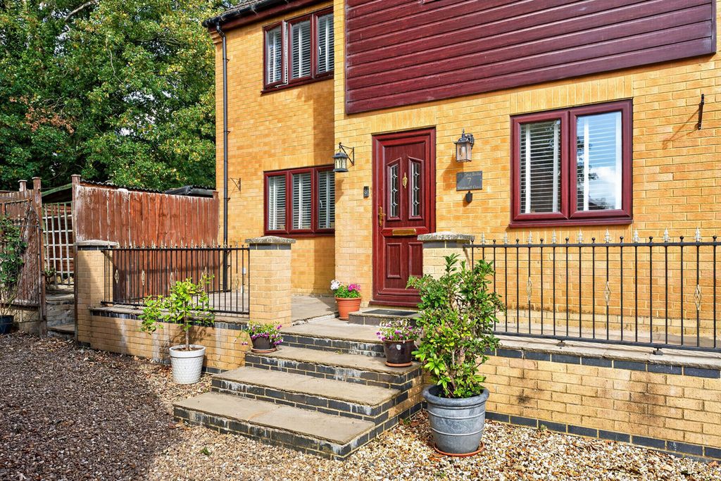 Property photo 3 of 36