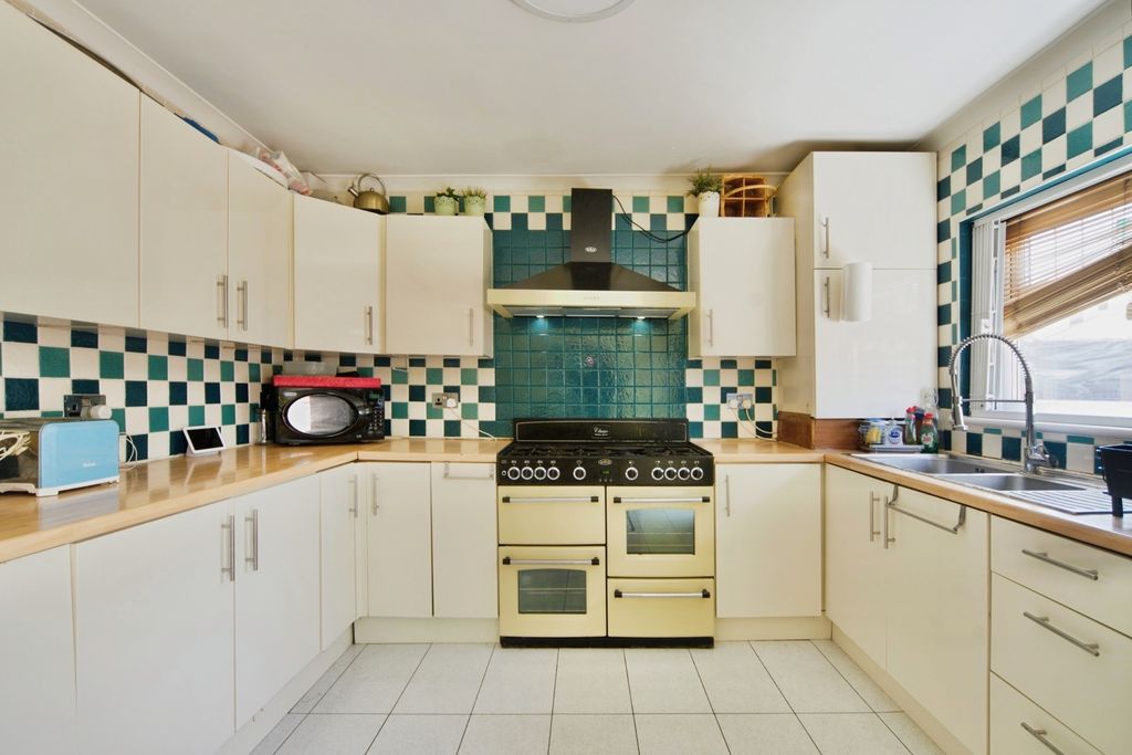 Property photo 2 of 19 Pbox-Img.Jpg