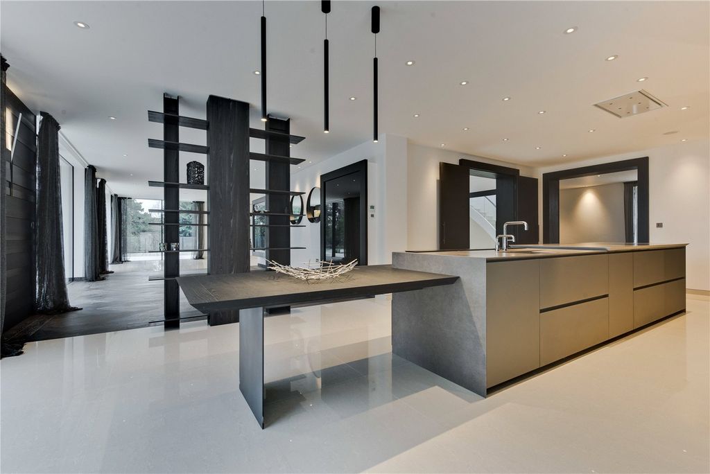 Property photo 2 of 15 Kitchen/Family Room