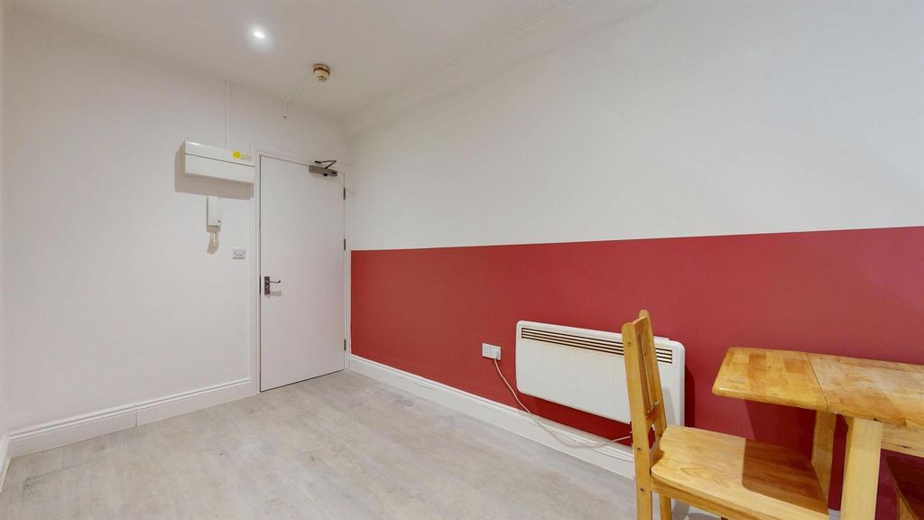 Property photo 3 of 13 687637660449c85Fd162123E_Fbeb6B433834Aca5Bb66E8355