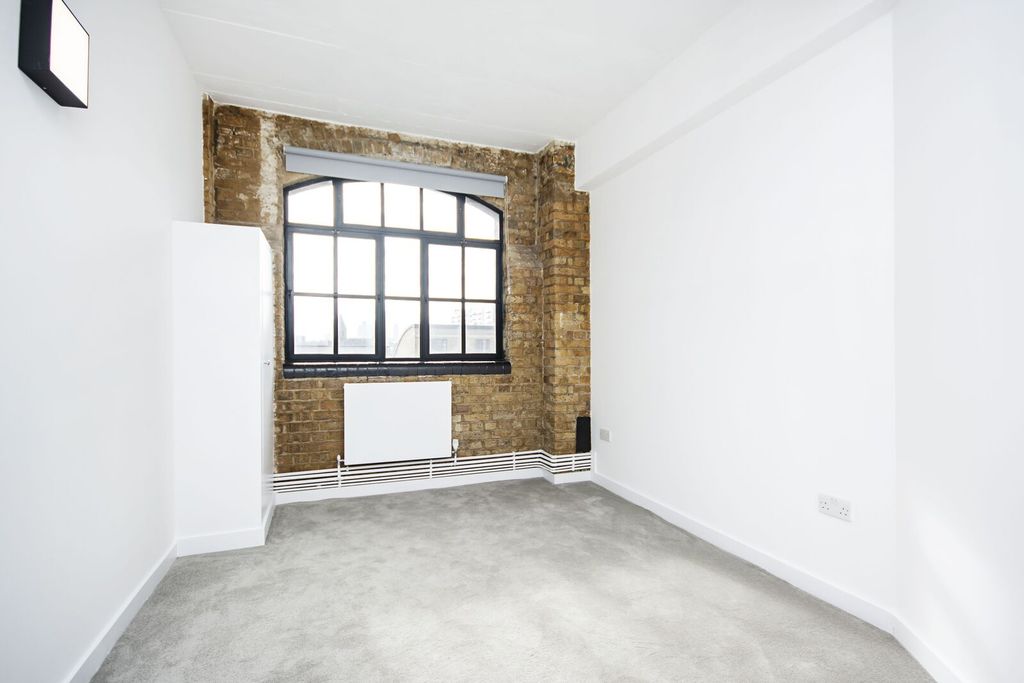 Property photo 3 of 6