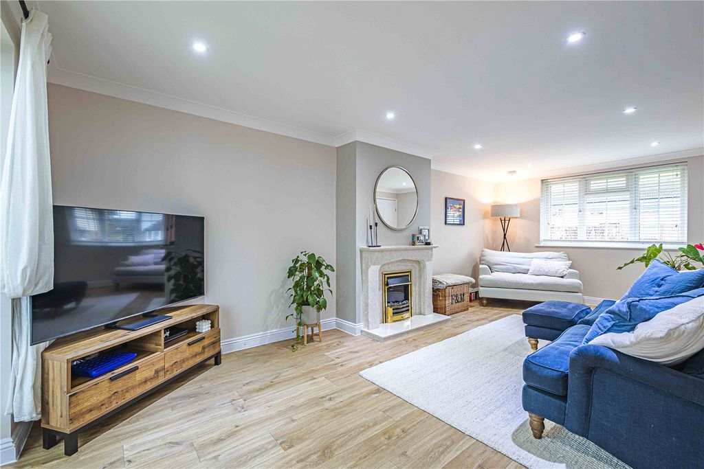 Property photo 2 of 12 Picture No. 14