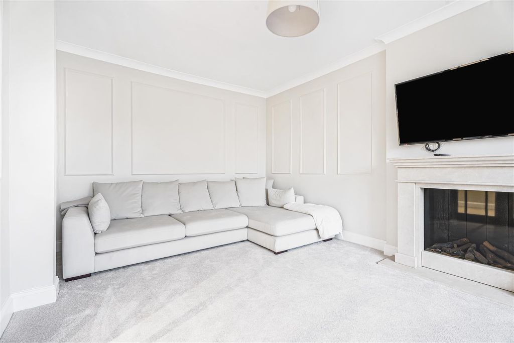 Property photo 3 of 24 22_72010.Jpg