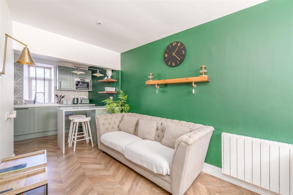 Property photo 3 of 11 58B_Albert_Road_Eyemouth-03.Jpg
