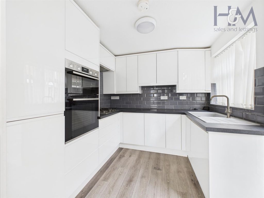 Property photo 1 of 10 Cam02804G0-Pr0355-Still002.Jpg