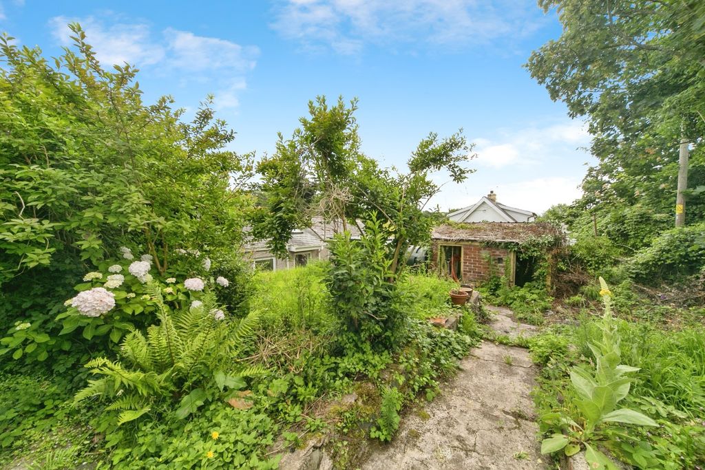 Property photo 2 of 16 Photo