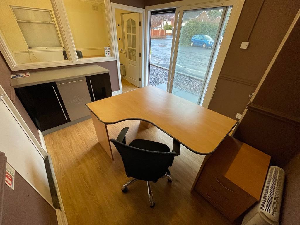 Property photo 3 of 6 Photo 8