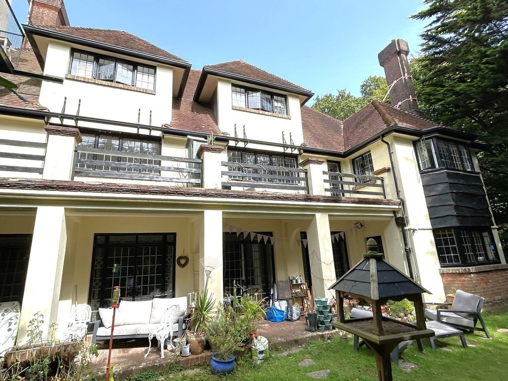 Property photo 2 of 12