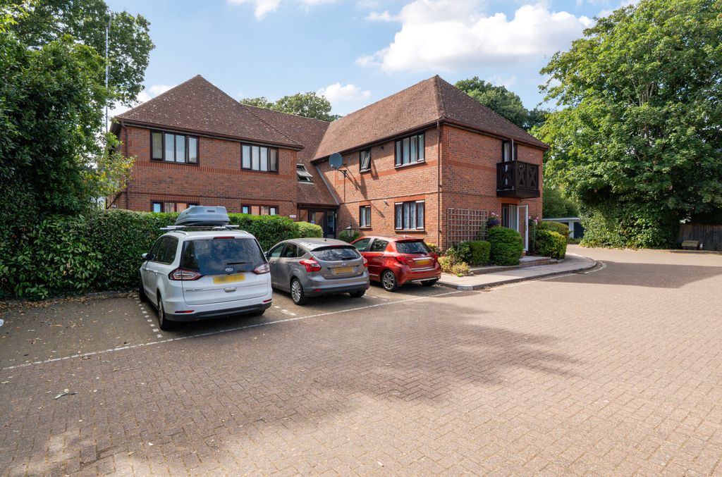 Property photo 1 of 13 1498959-5-6A68d7F...