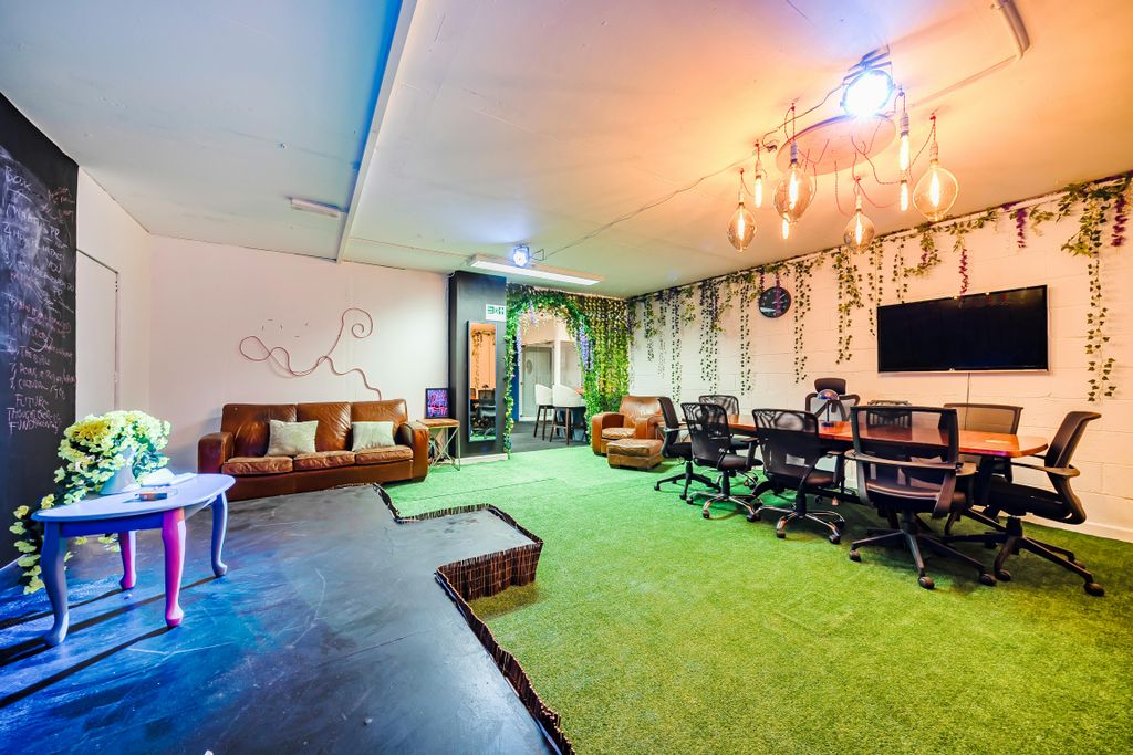 Property photo 2 of 11 1343282968c82Afb19533.Jpg