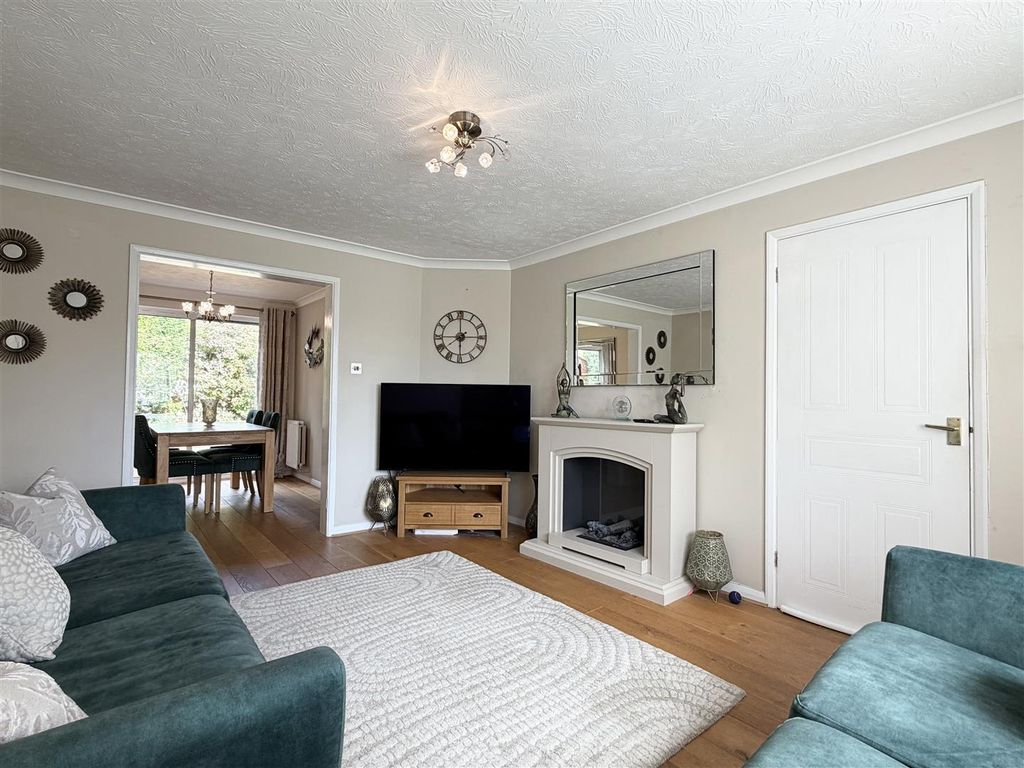 Property photo 2 of 25