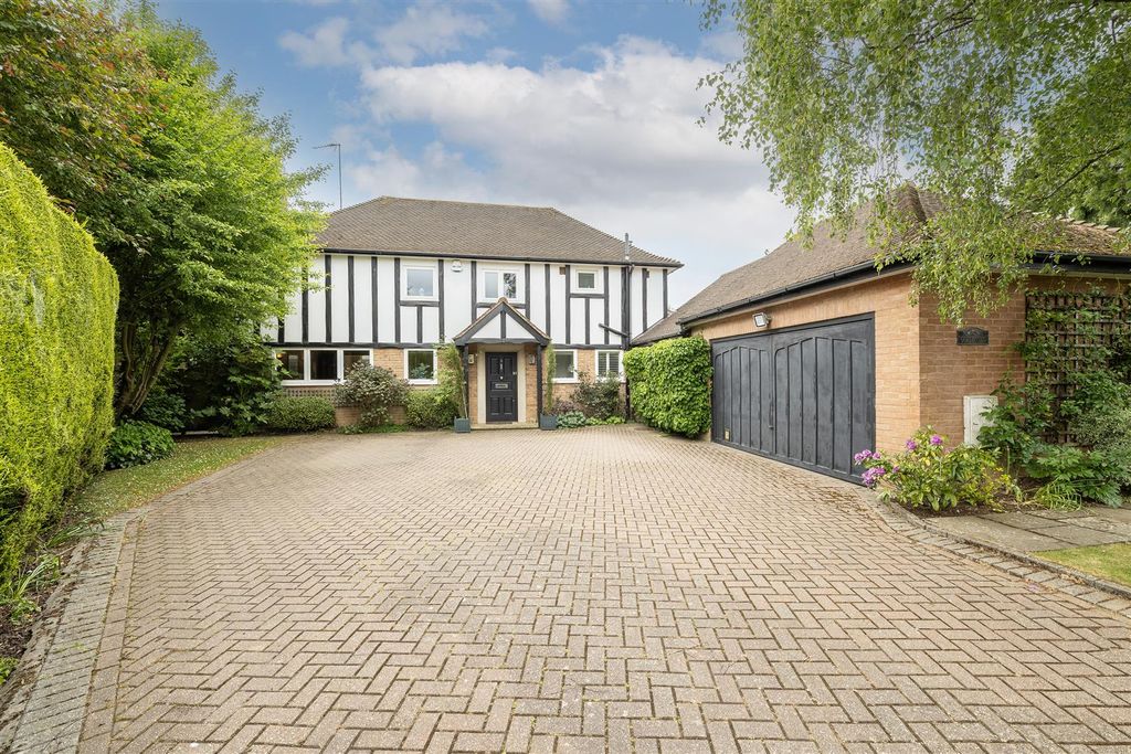 Property photo 1 of 15 3-Blackmoor- Manor-24.Jpg