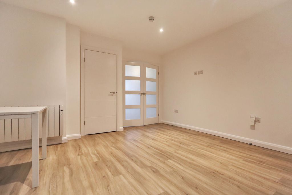 Property photo 3 of 7 Living Room