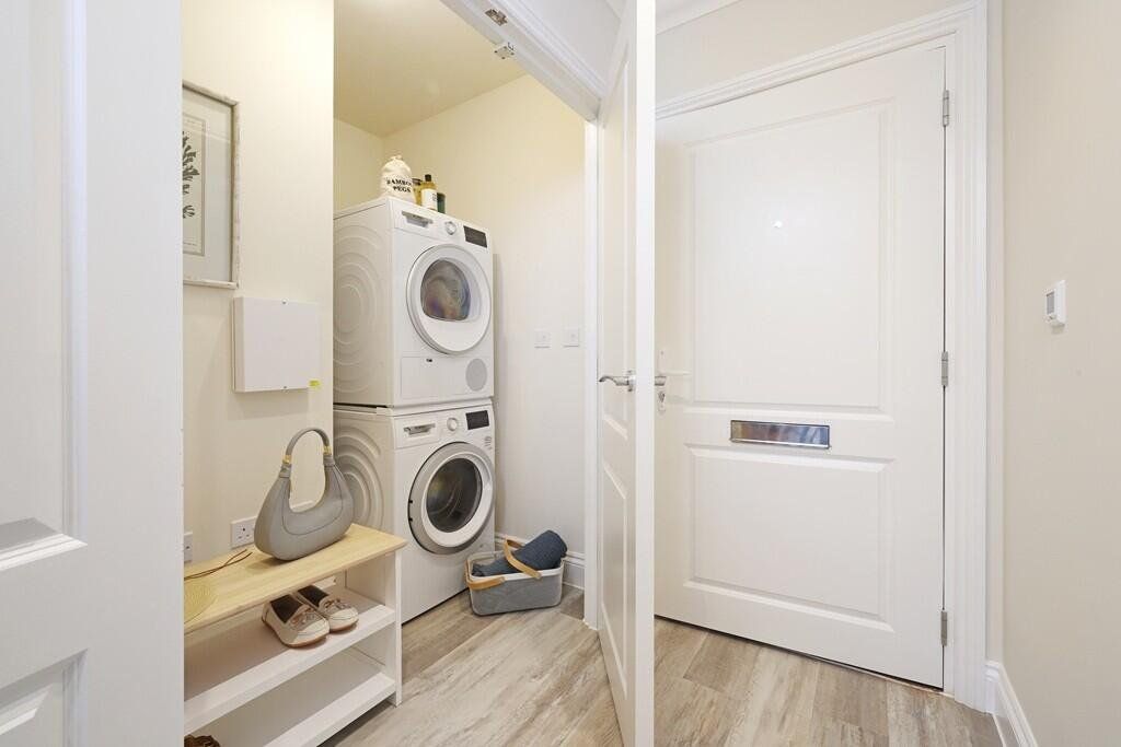 Property photo 3 of 13 Abbey Mill Place