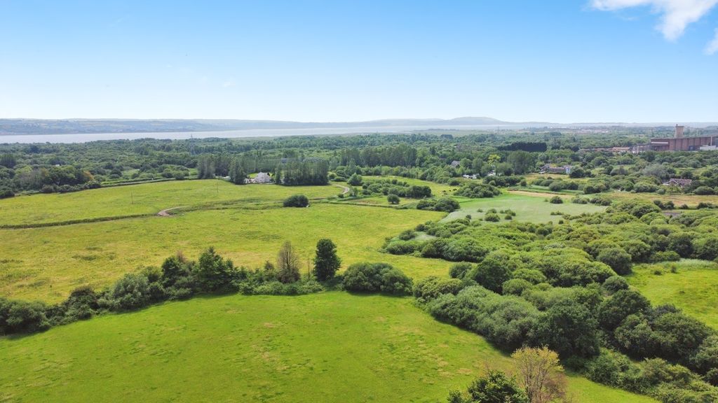 Property photo 3 of 40 4283006