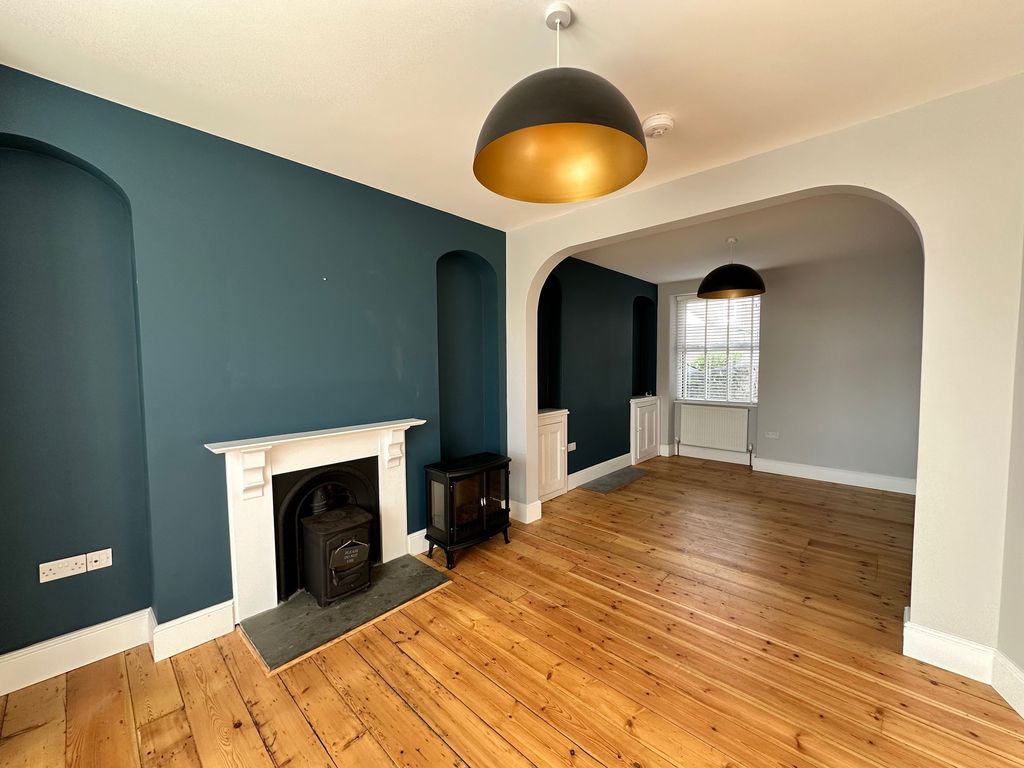 Property photo 2 of 8
