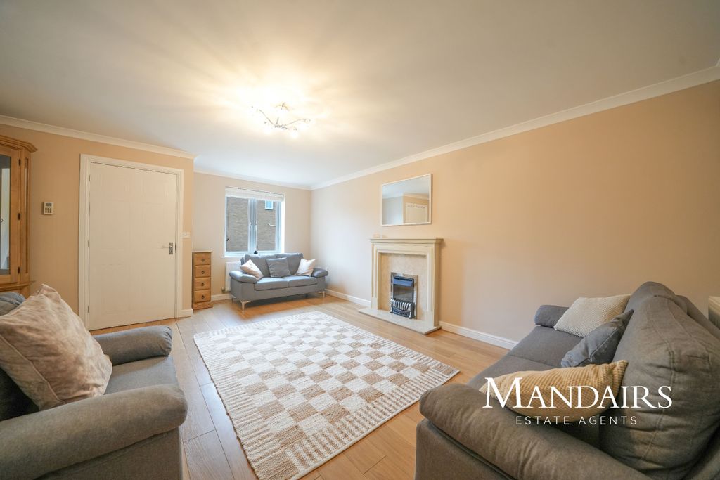 Property photo 2 of 26