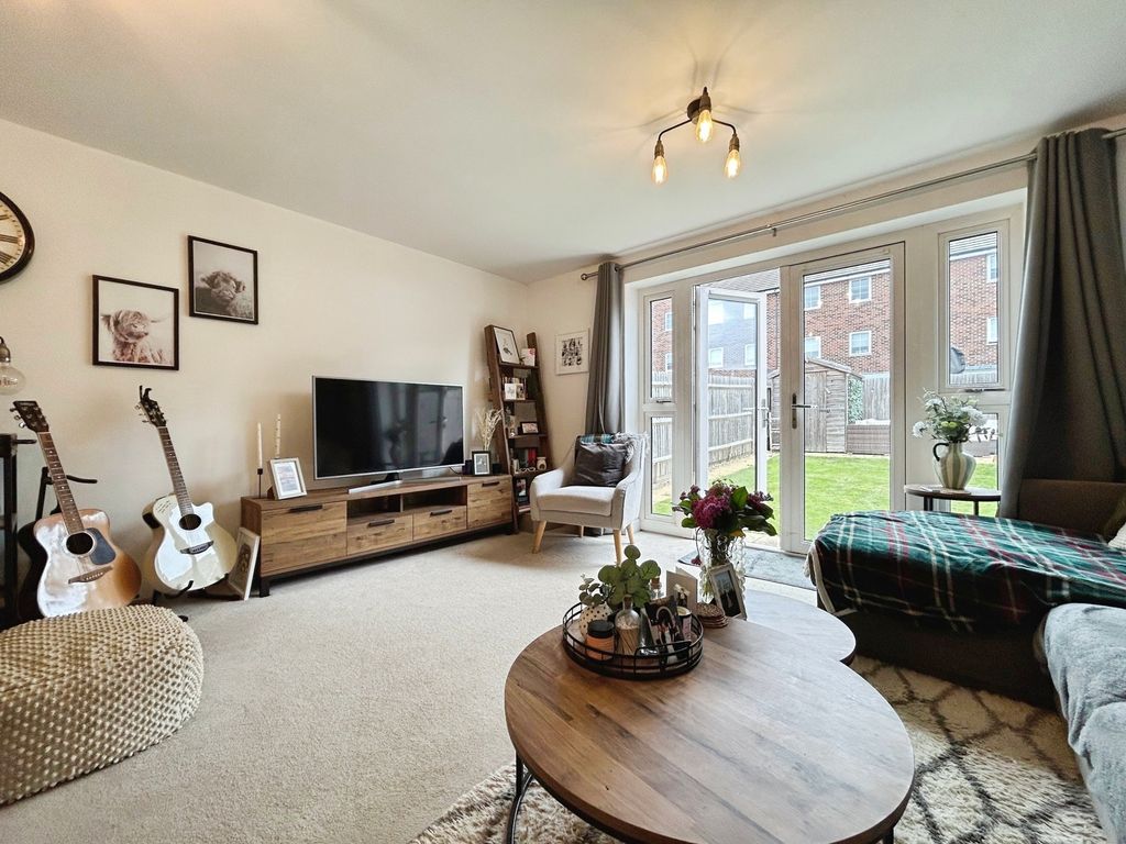 Property photo 3 of 16 Pbox-Img.Jpg