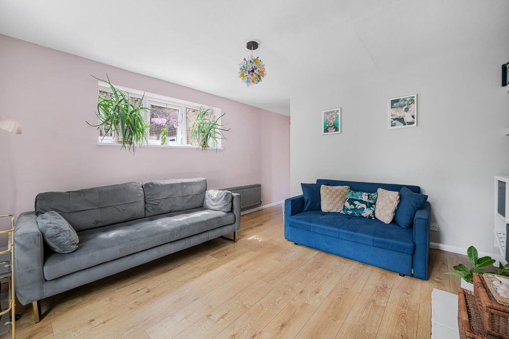 Property photo 3 of 11