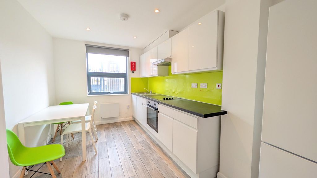 Property photo 3 of 5