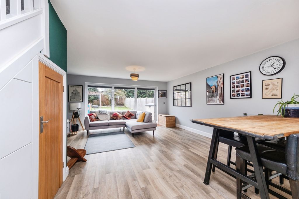 Property photo 3 of 20