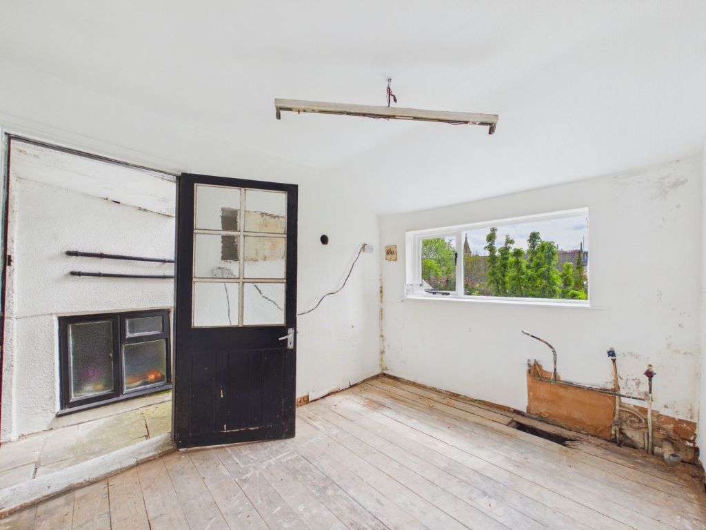 Property photo 3 of 25