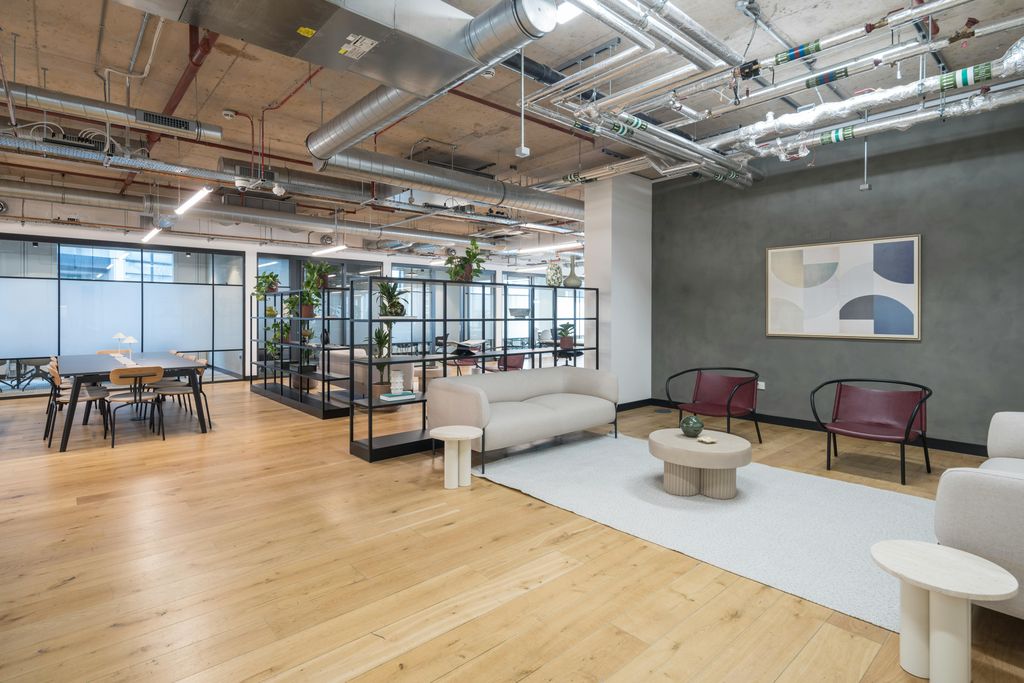 Property photo 3 of 11 9th Floor - Fitted & Furnished