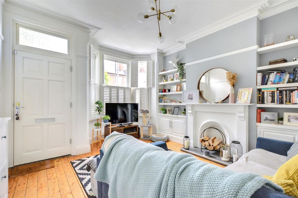 Property photo 2 of 22 Lounge_1.Jpeg