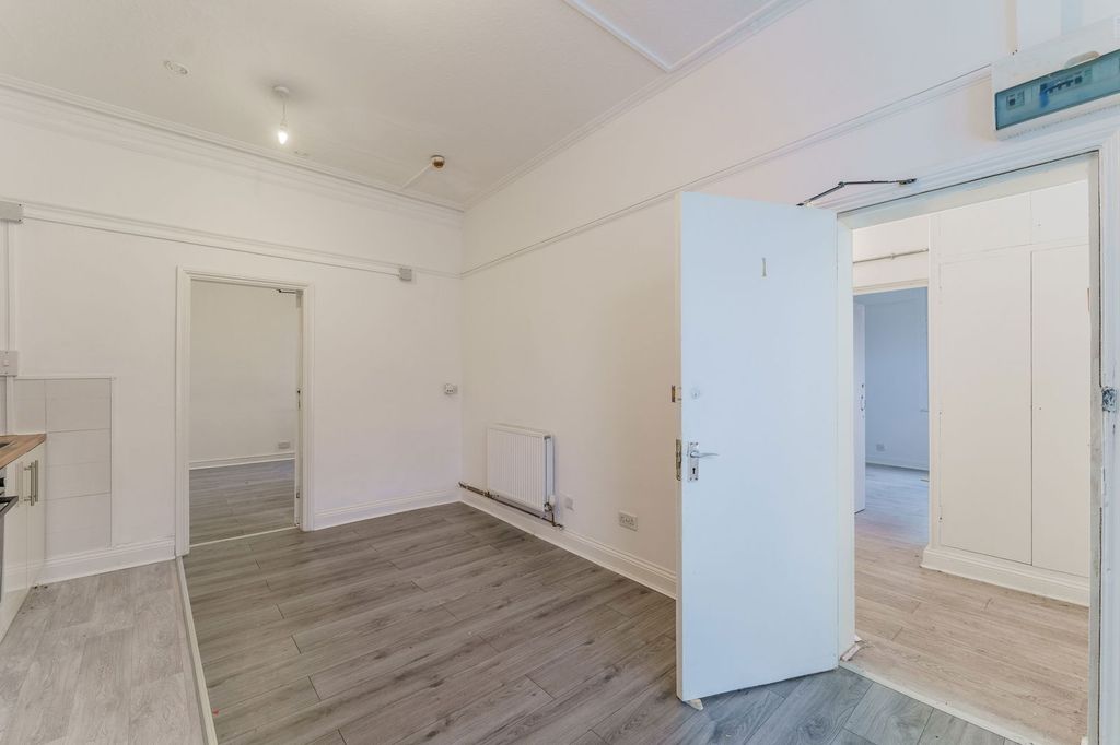 Property photo 3 of 47