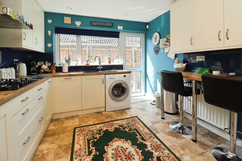 Property photo 2 of 22