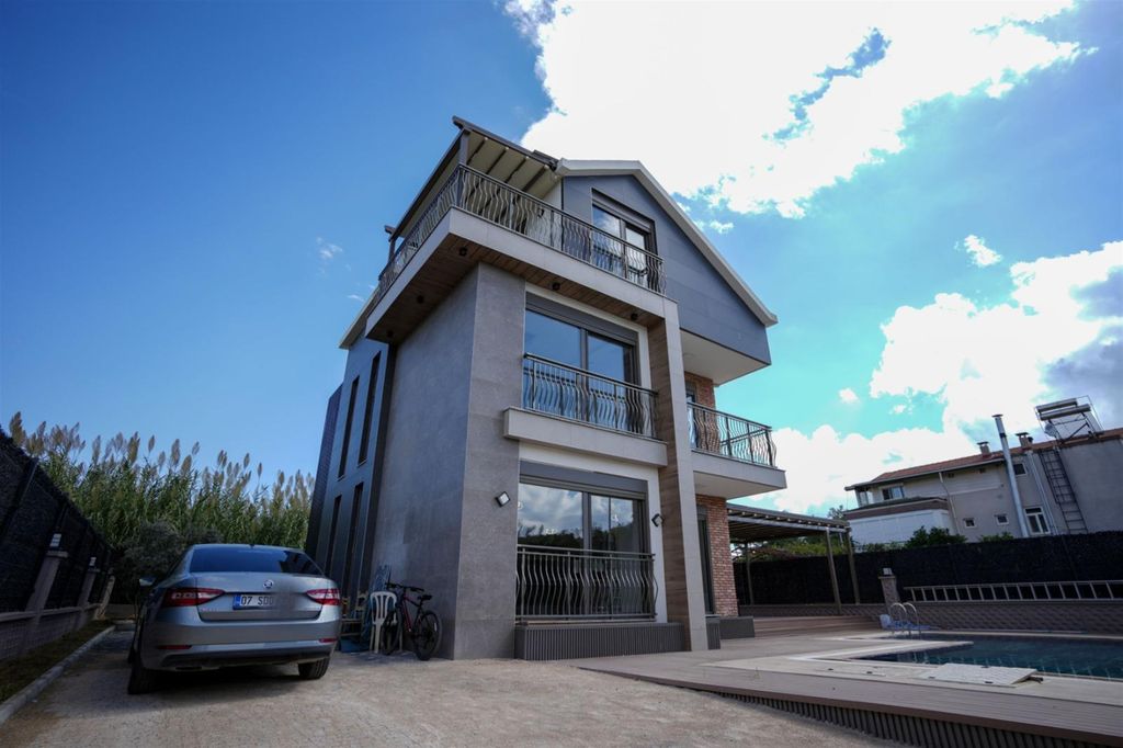 Property photo 3 of 24 Breathtaking Belek Villa For Sale In Antalya - Private Gated Parking