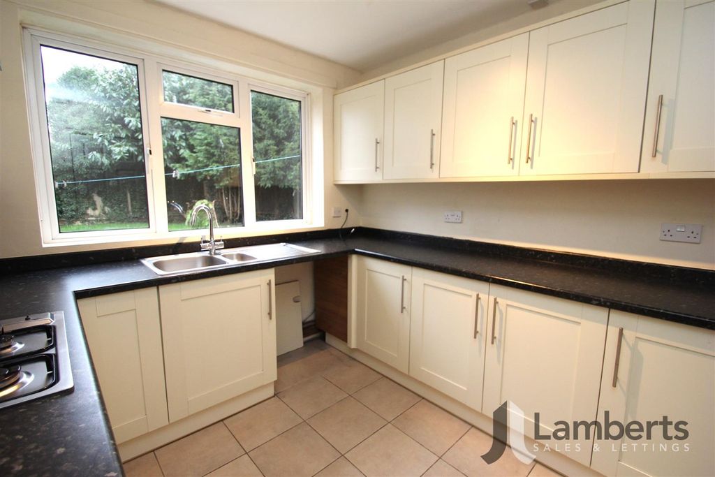 Property photo 3 of 10 Kitchen.Jpg