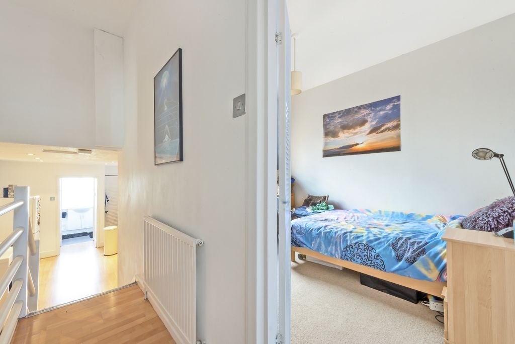 Property photo 3 of 5 526260 (4)