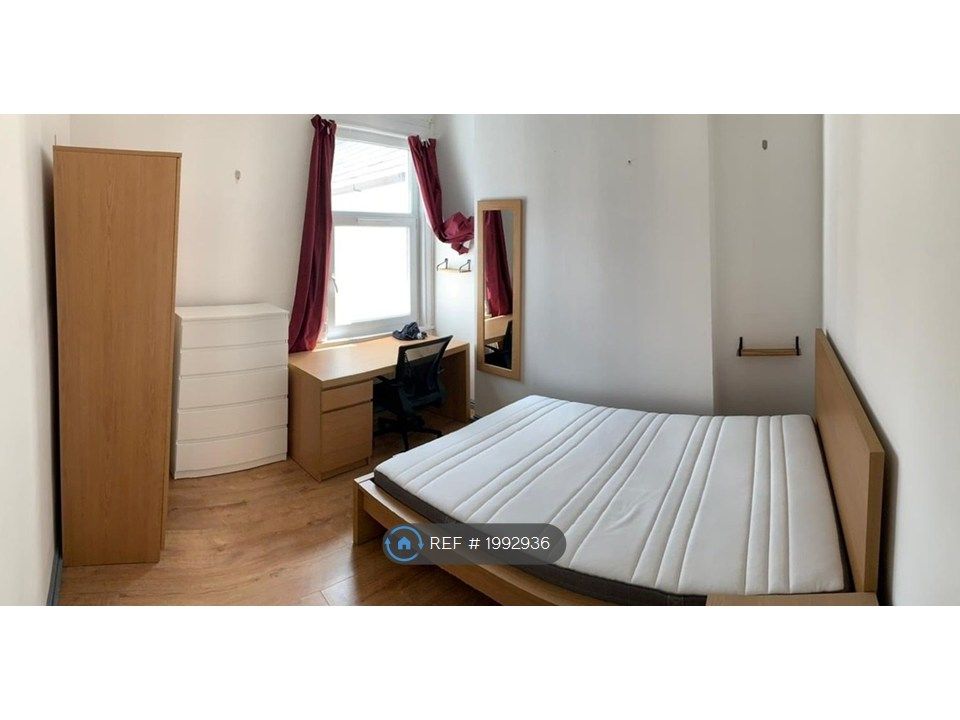 Property photo 3 of 8 Bedroom 5