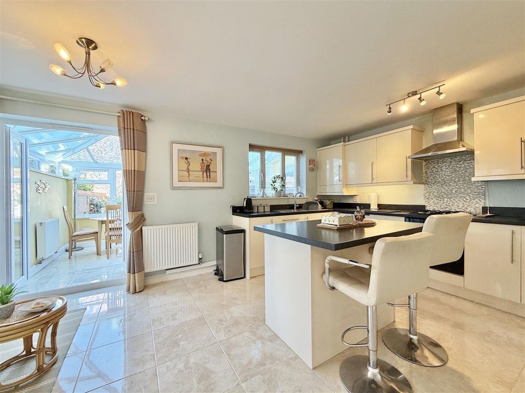 Property photo 2 of 22 Kitchen Diner.Jpeg