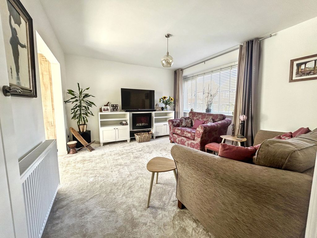 Property photo 3 of 23