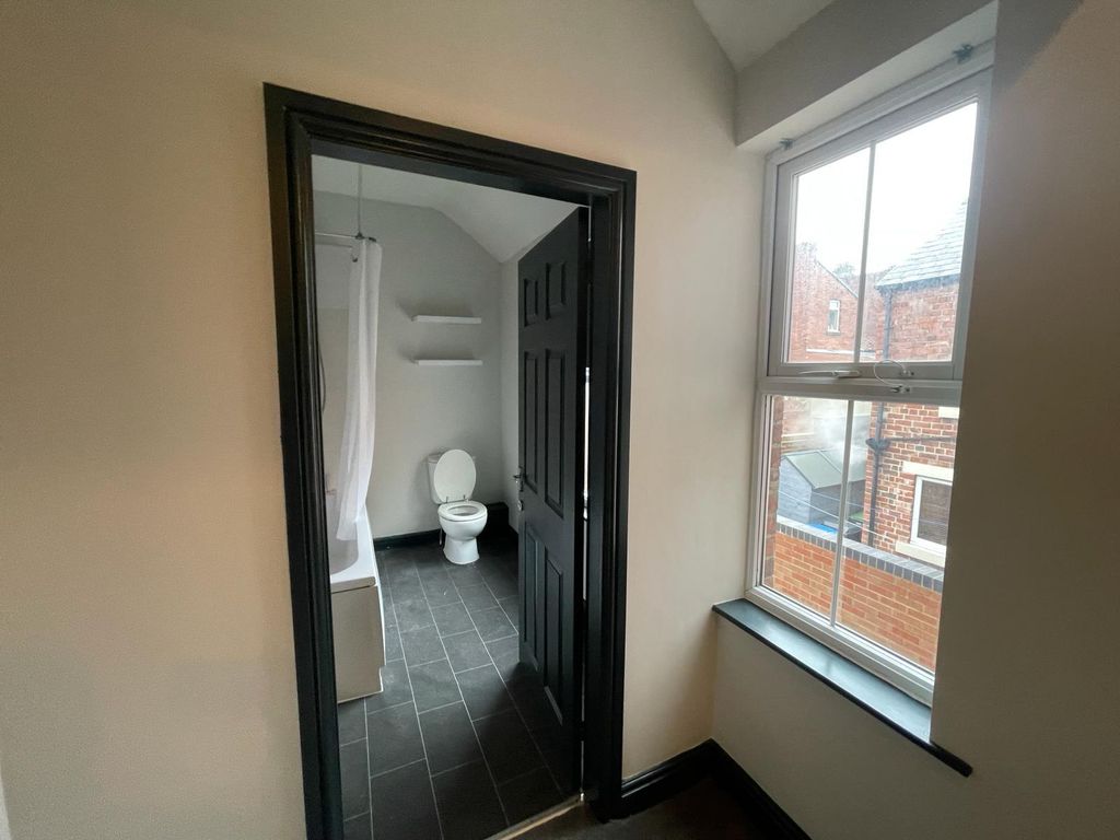 Property photo 3 of 43