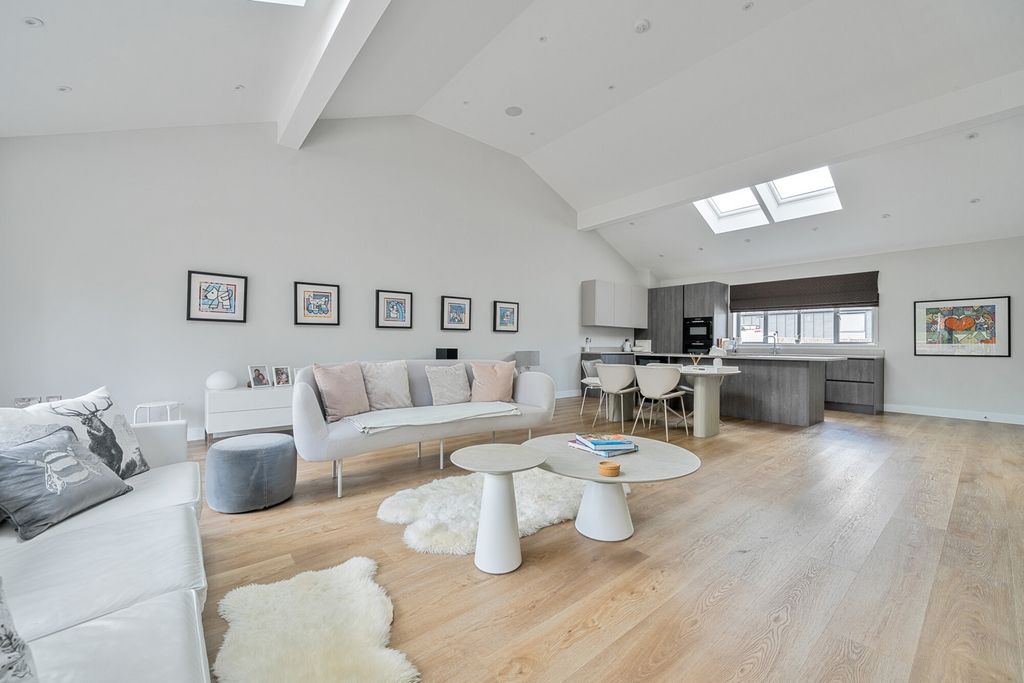 Property photo 3 of 18 1430141-15-69B809...