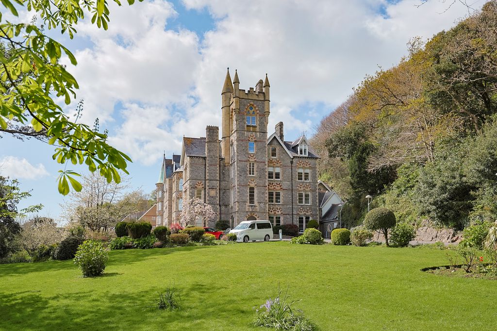 Property photo 2 of 22 A Page _ 19 Langland Bay Manor - Web-1.Jpg