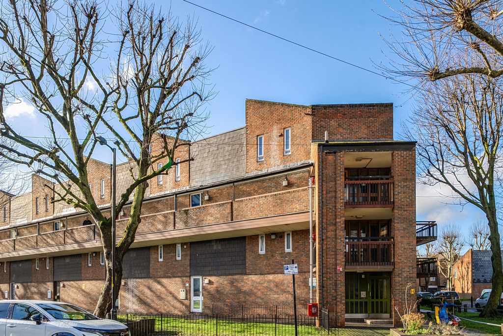 Property photo 1 of 19 External