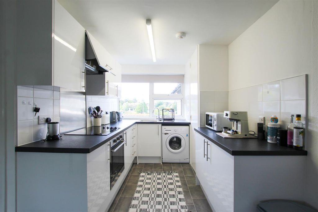 Property photo 3 of 12 Img_5884.Jpg