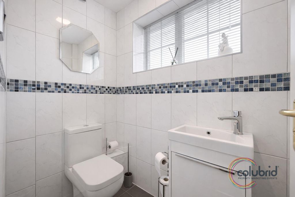 Additional image 9 of 4 bed detached house for saleWoodward Close, Grays RM17