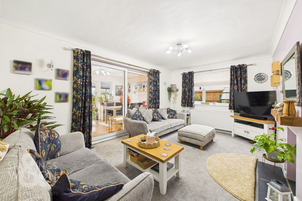 Property photo 2 of 29