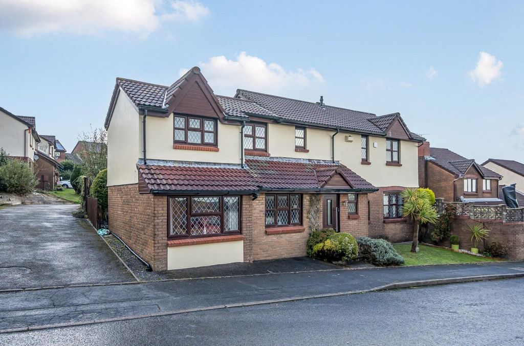 Property photo 1 of 28 1371315-25-68Fbbc2cd8Aa7.Jpg